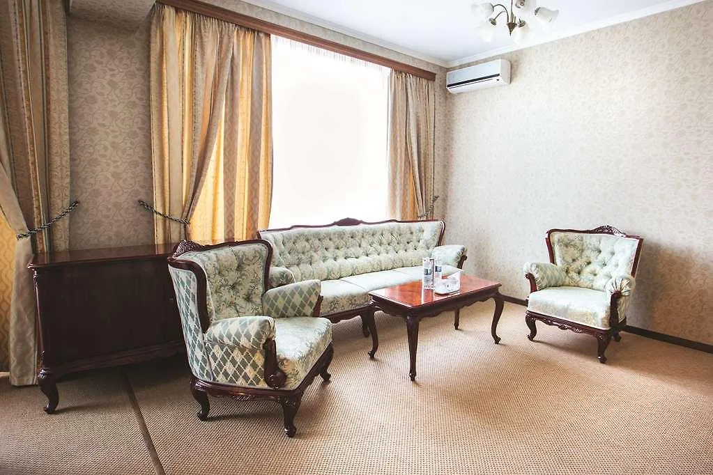 Готель Дніпро Kyiv Hotel