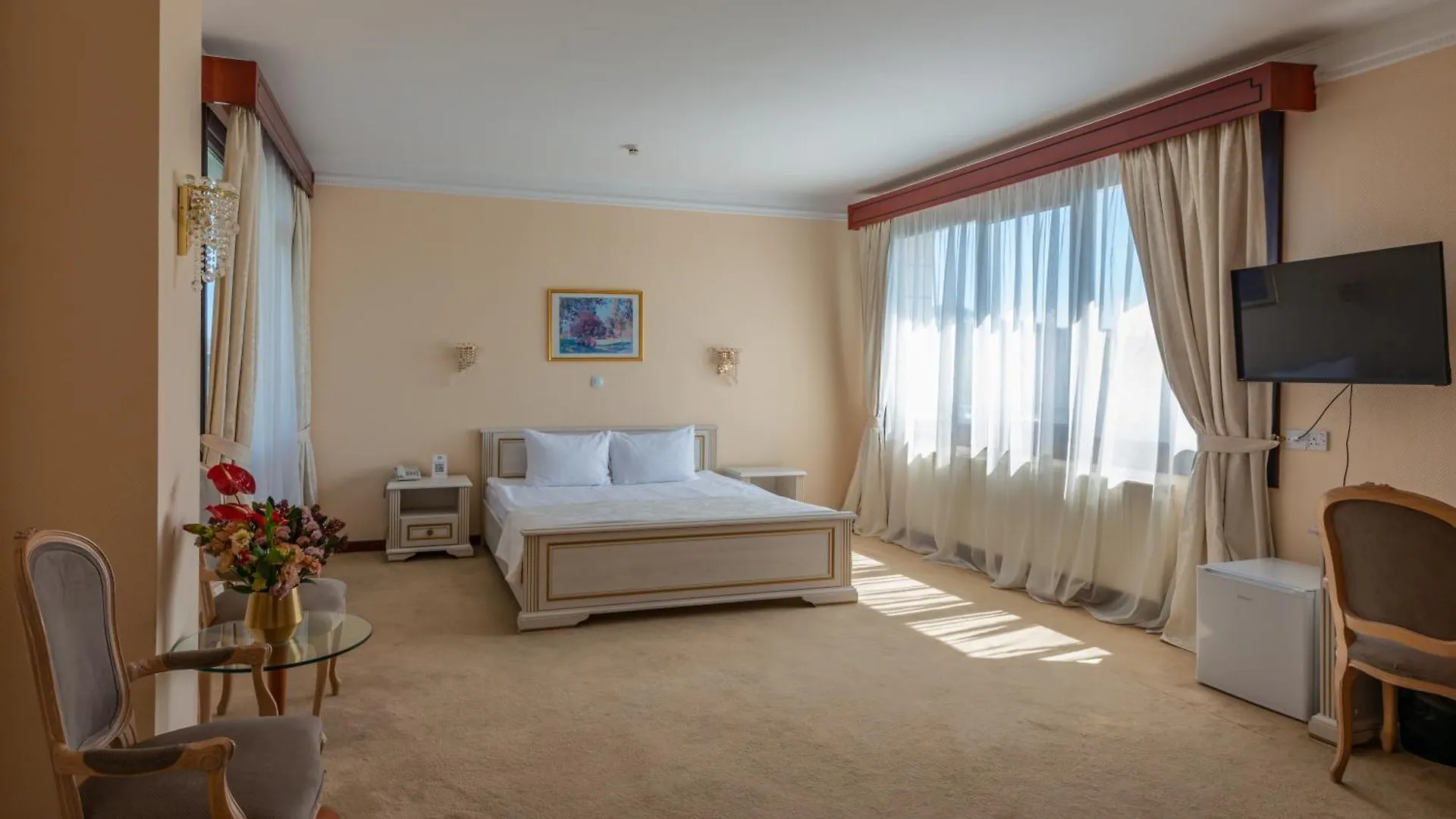 Готель Дніпро Kyiv 4*,  Ukraine