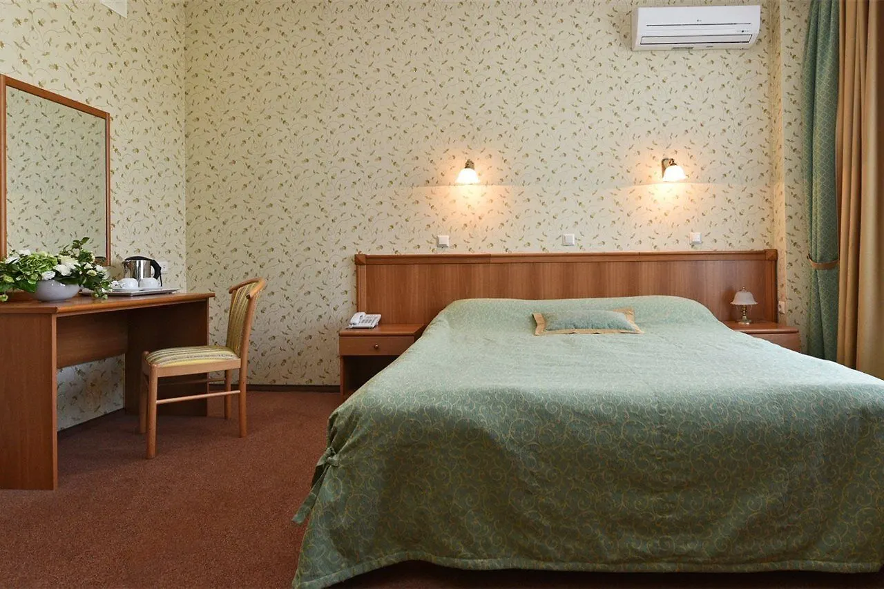 Гостиница  Днипро Киев 4*,